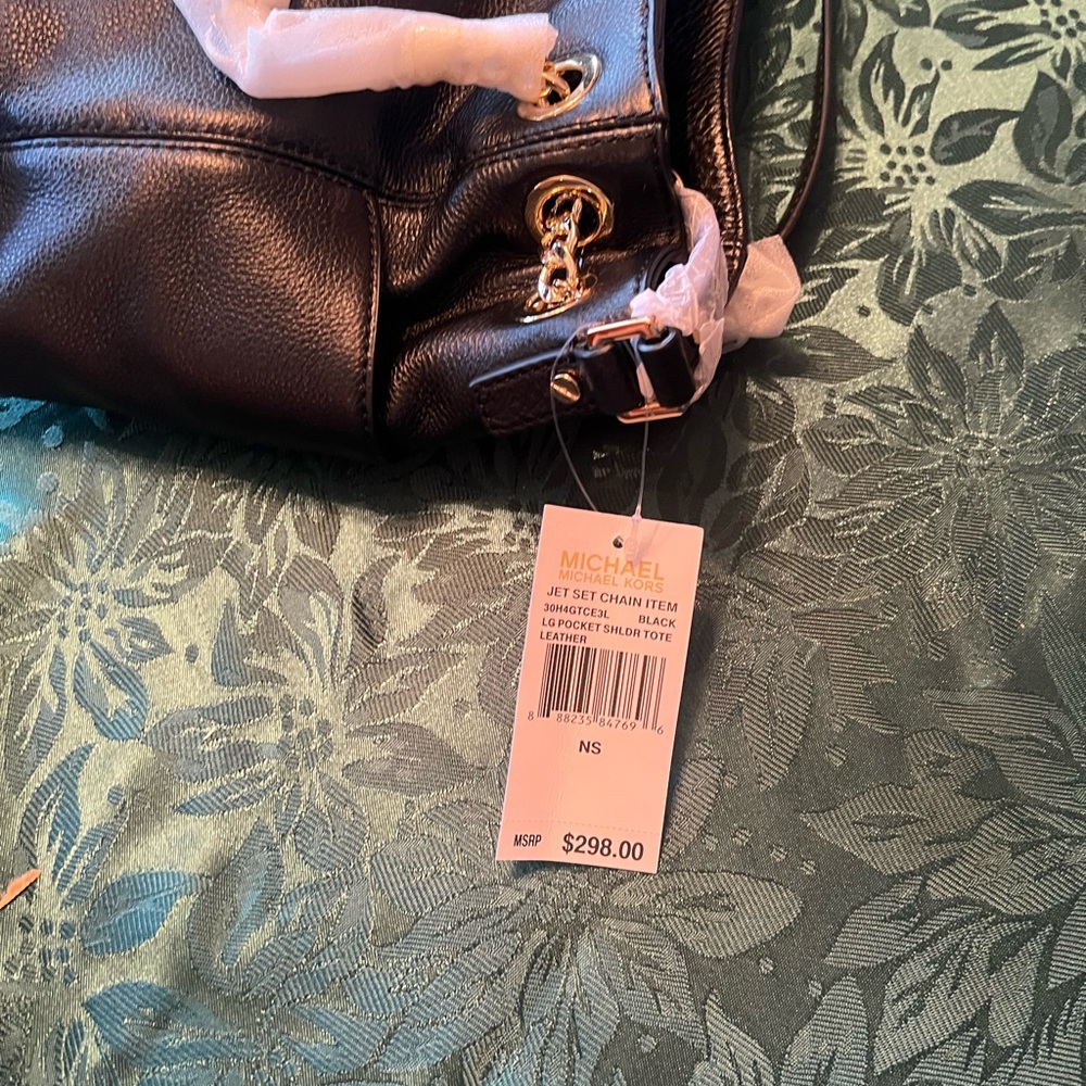 Black NWT Michael Kors handbag. - Picture 5 of 16